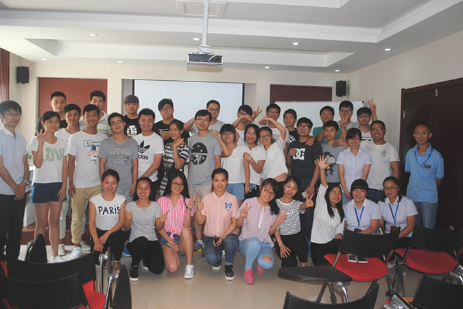 理工大學生暑期實習在西馳電氣圓滿結(jié)束(圖1)