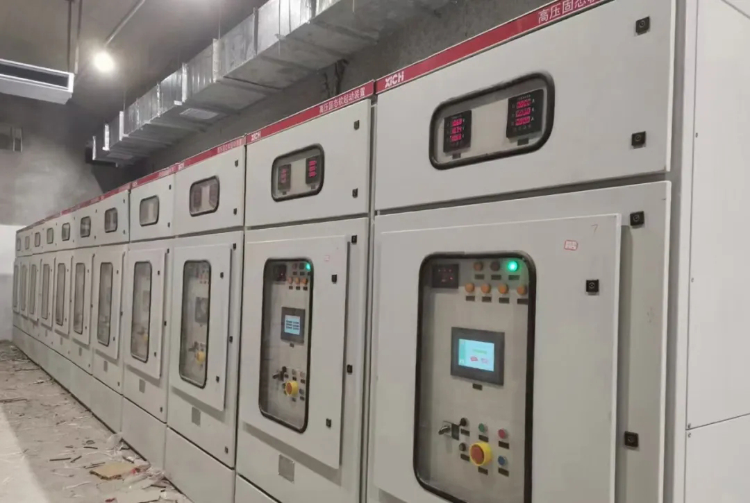 西馳電氣高原型高壓軟起動(dòng)裝置在京藏高速一次試車成功(圖5) 西馳電氣高原型高壓軟起動(dòng)裝置在京藏高速一次試車成功(圖5)