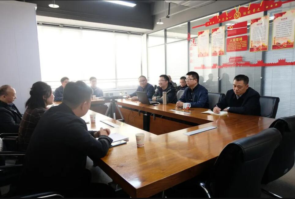 西馳電氣攜手老電工,戰(zhàn)略合作,共謀發(fā)展!(圖1) 西馳電氣攜手老電工,戰(zhàn)略合作,共謀發(fā)展!(圖1)