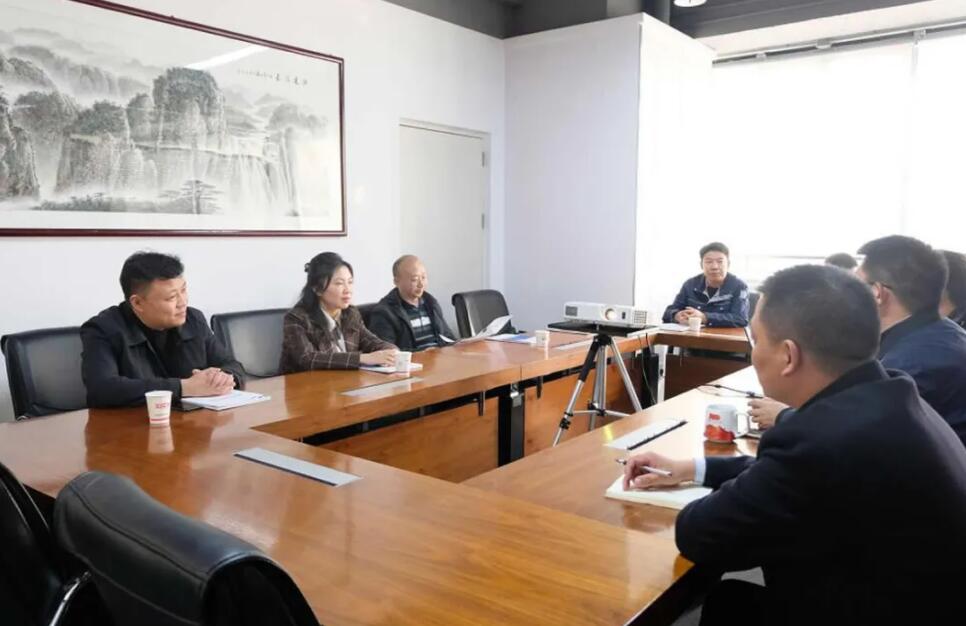 西馳電氣攜手老電工,戰(zhàn)略合作,共謀發(fā)展!(圖3) 西馳電氣攜手老電工,戰(zhàn)略合作,共謀發(fā)展!(圖3)