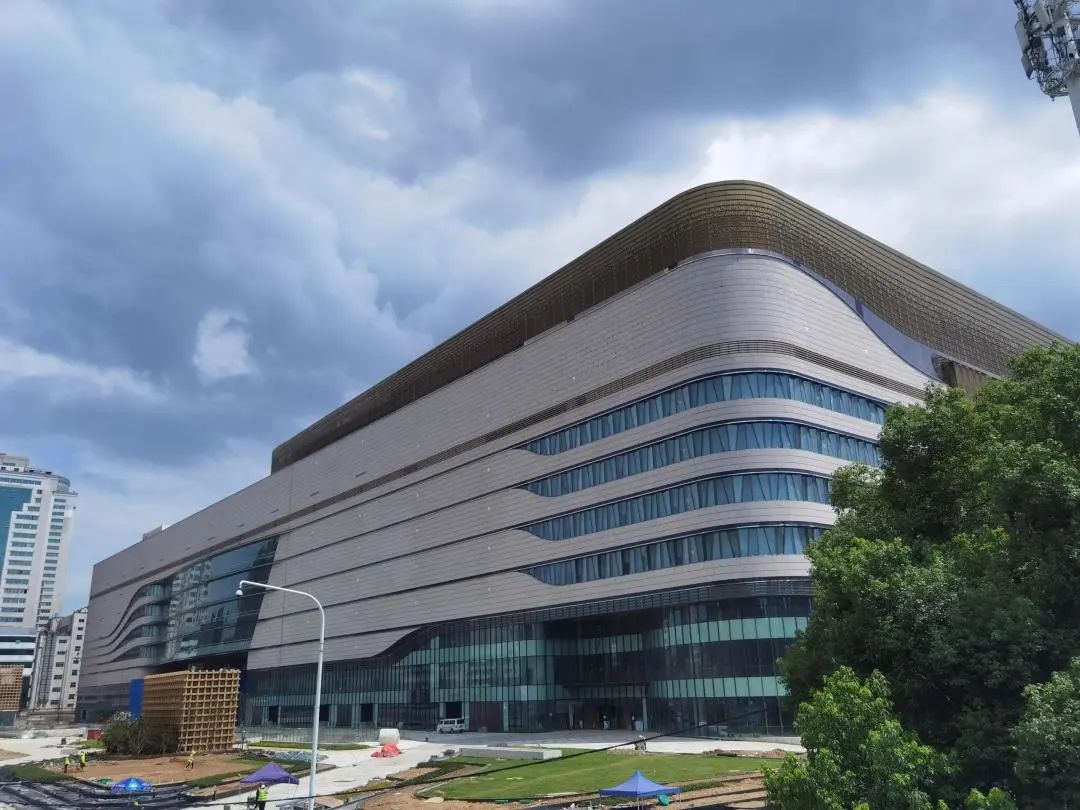 “三局造”「武商夢時代」中的西馳變頻器(圖1) “三局造”「武商夢時代」中的西馳變頻器(圖1)